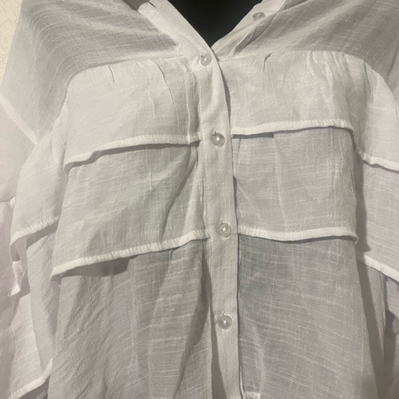 Beachy Button Up - Picture 2 of 4